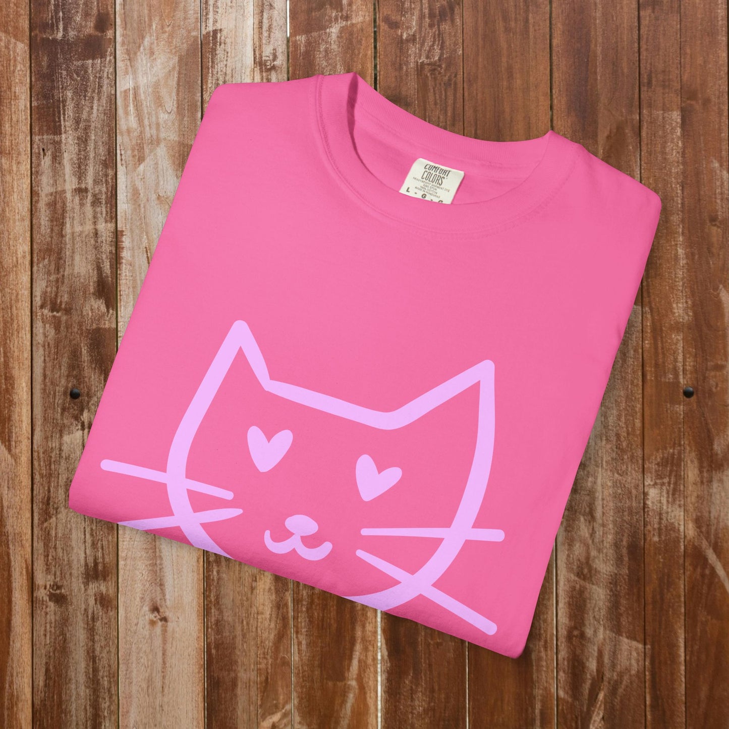 Sweet Cat Face T-Shirt | Minimalist Cat with Heart Eyes | Gift for Cat Lovers