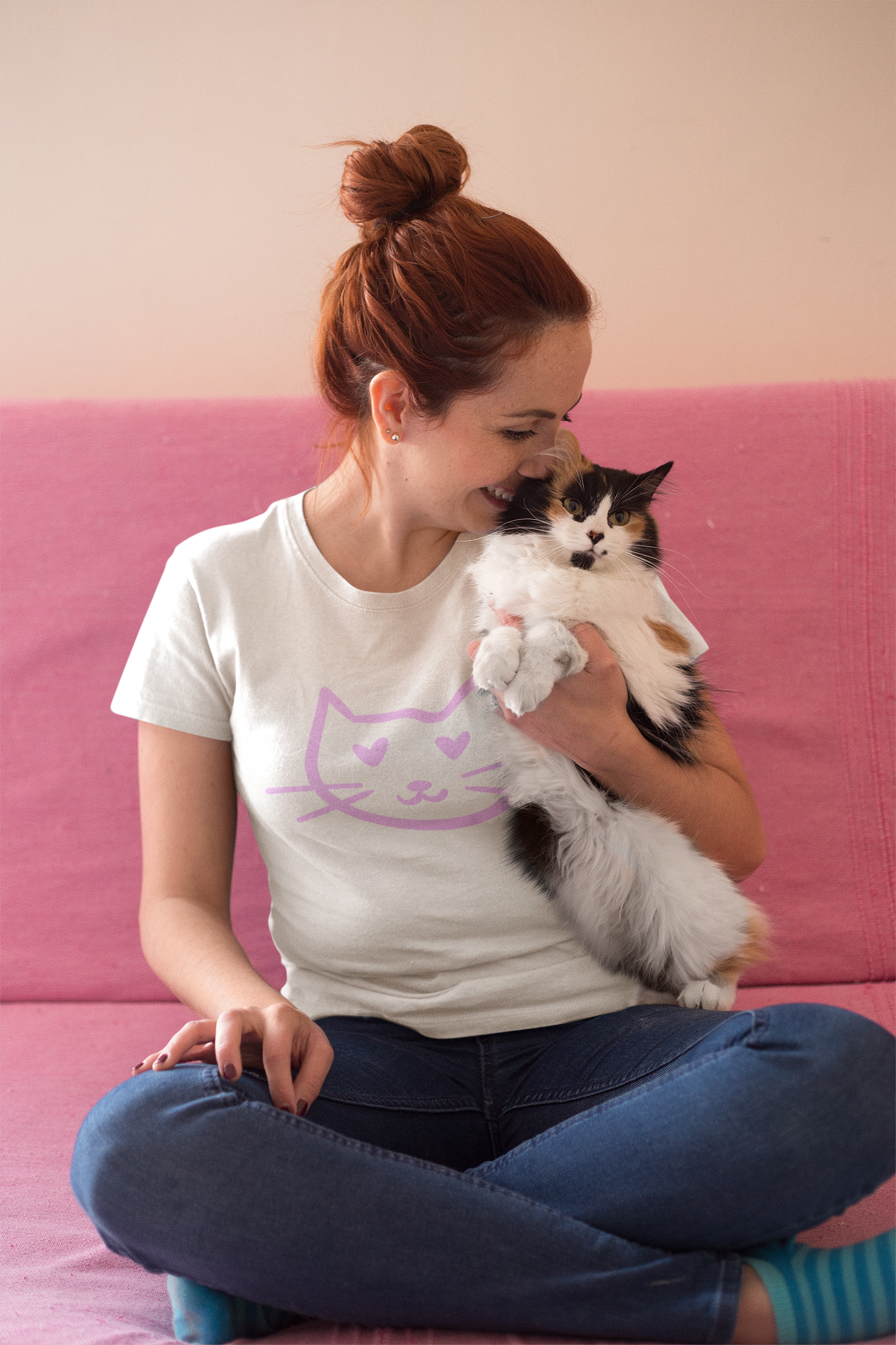 Sweet Cat Face T-Shirt | Minimalist Cat with Heart Eyes | Gift for Cat Lovers