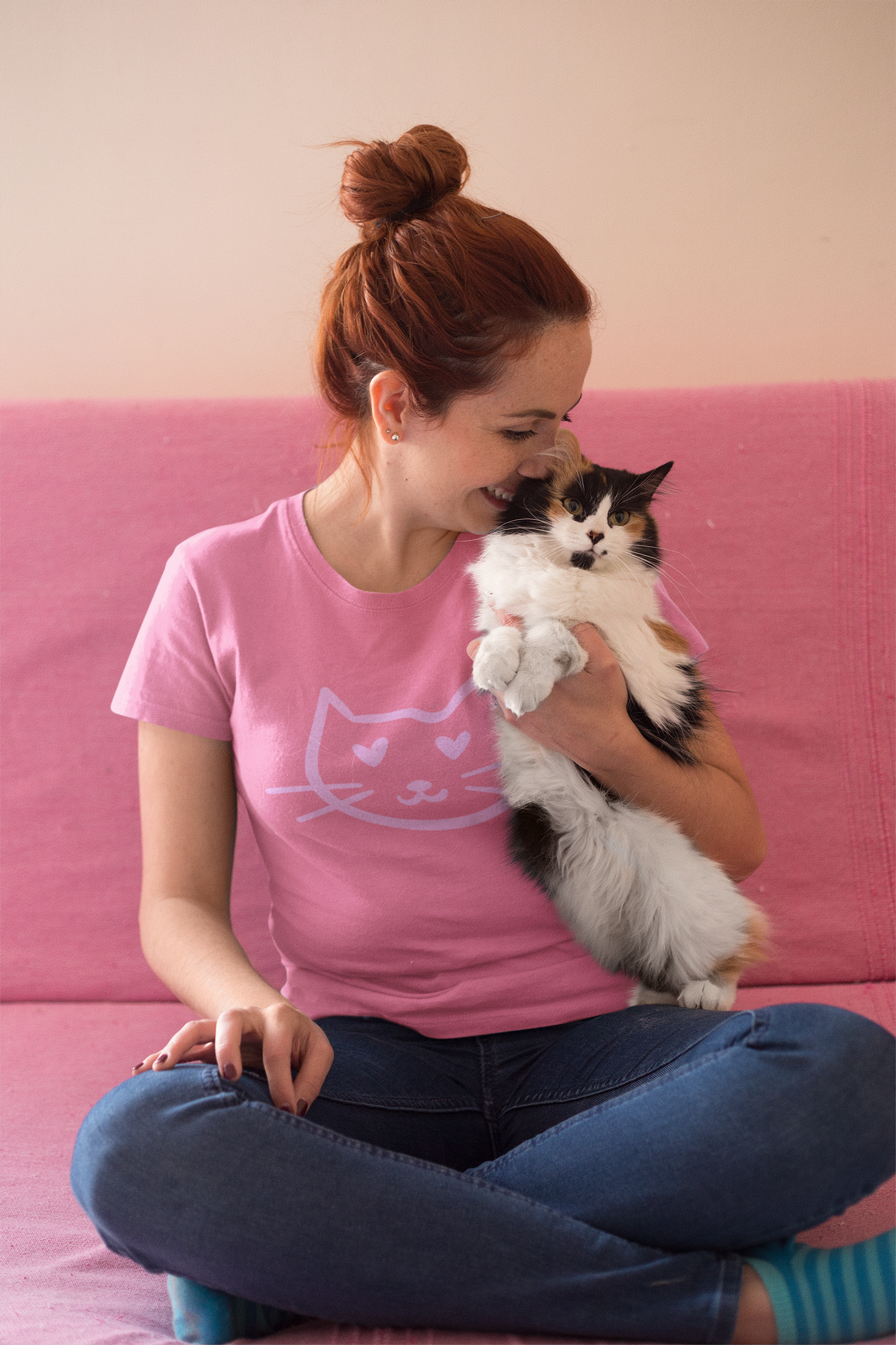 Sweet Cat Face T-Shirt | Minimalist Cat with Heart Eyes | Gift for Cat Lovers