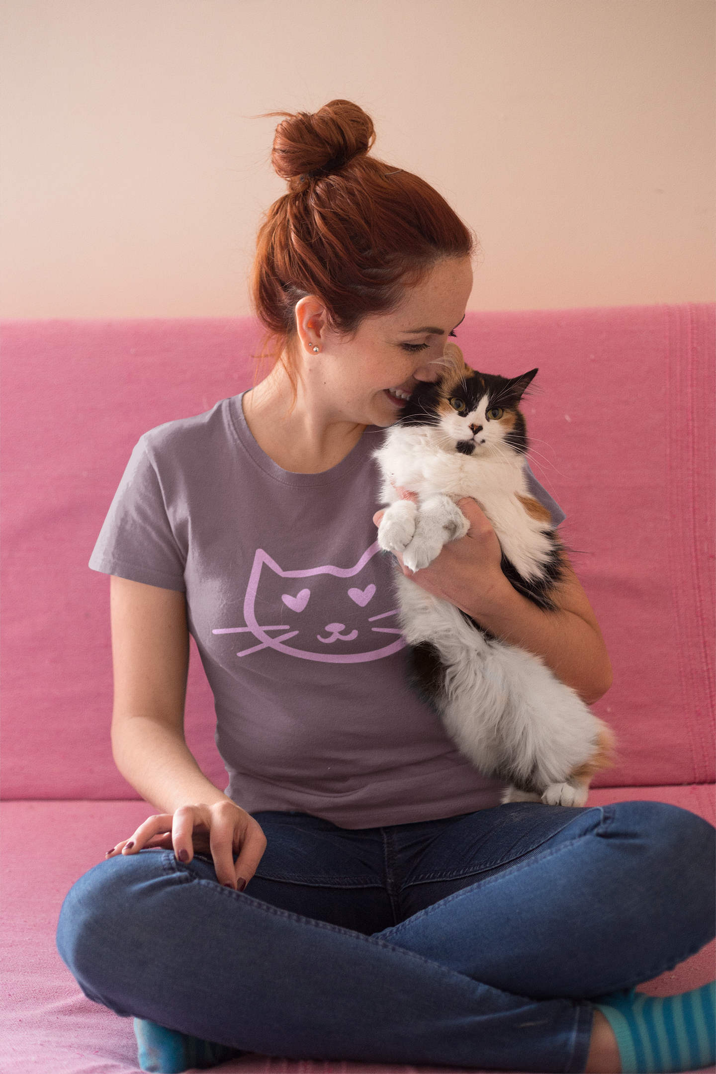 Sweet Cat Face T-Shirt | Minimalist Cat with Heart Eyes | Gift for Cat Lovers